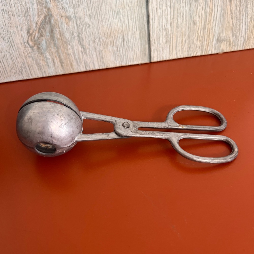 Vintage Cast‎ Aluminum Scissor Meatballer Tool Taiwan Kitchen Gadget Silver 7in